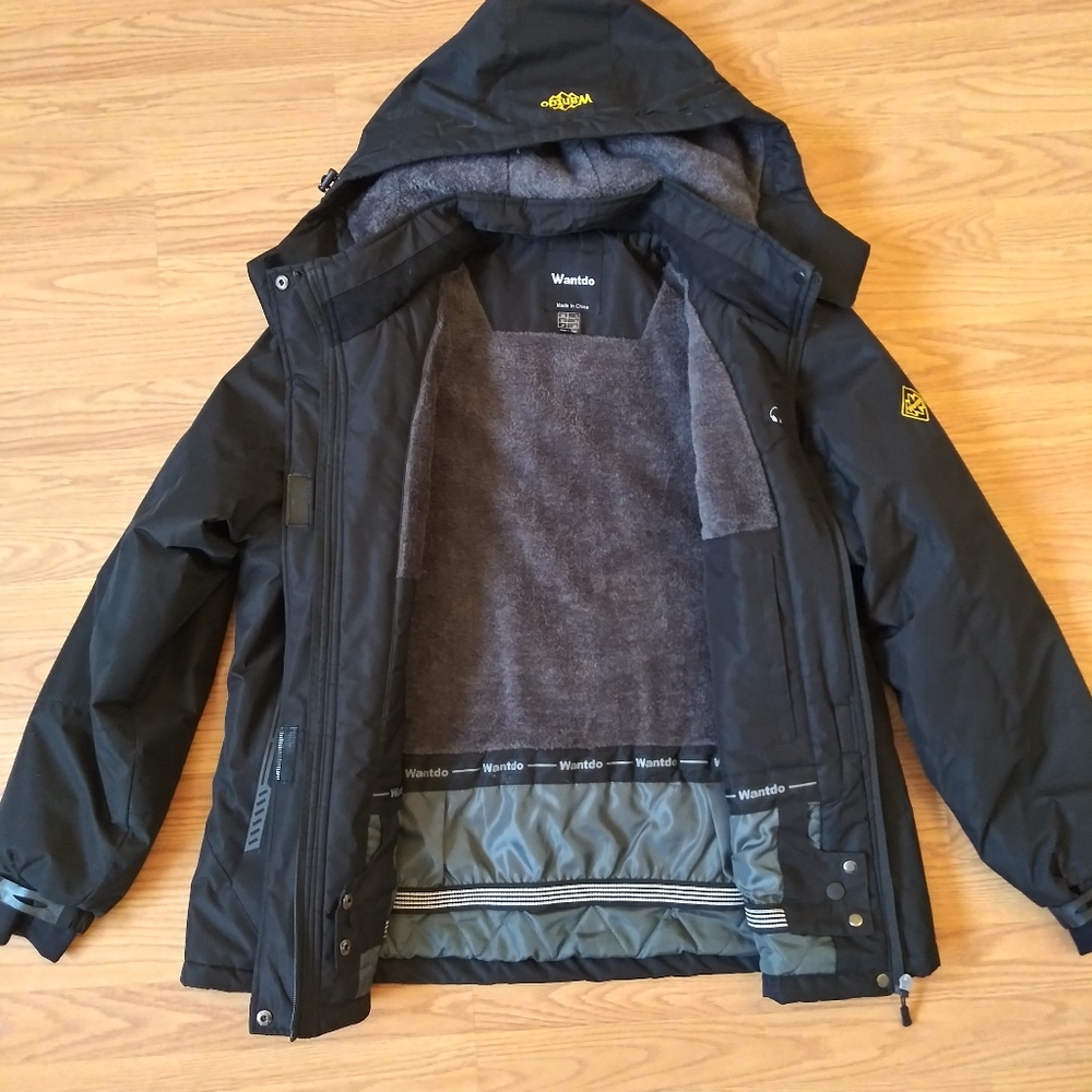 Brand new Black snow jacket
